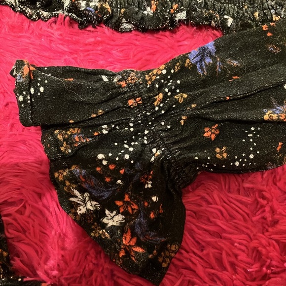 Urban Outfitters Flower Blouse - Picture 5 of 6